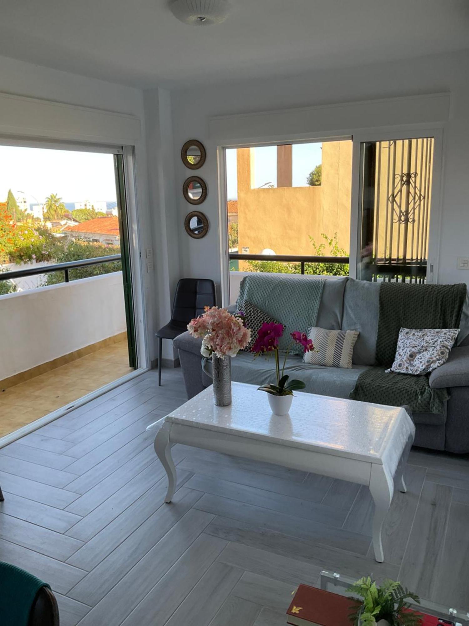Appartement Moderne Pour 6 Adultes 베날마데나코스타 외부 사진